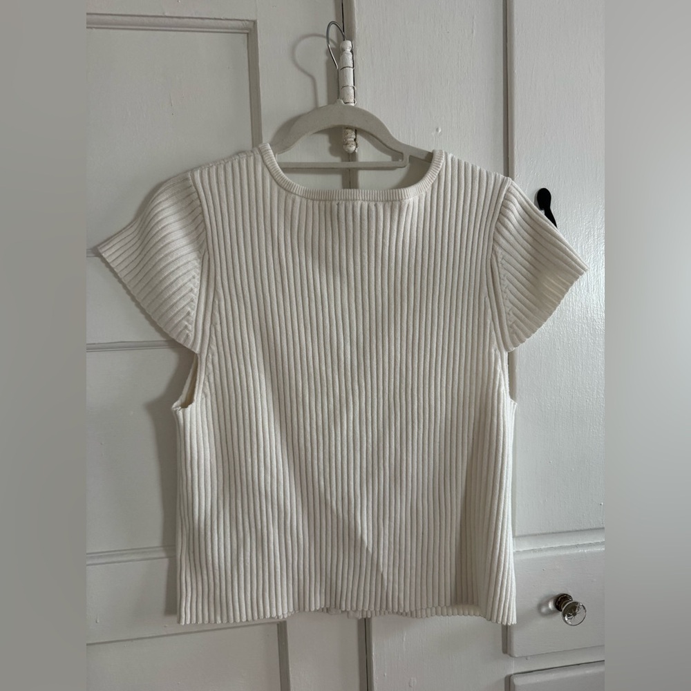 Gap Ribbed V-Neck Button-Up Top - Picture 7 of 7